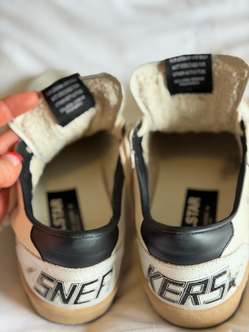 GOLDEN GOOSE Ballstar Leather Low-Top Sneakers in Off-White & Black - Picture 12 of 16